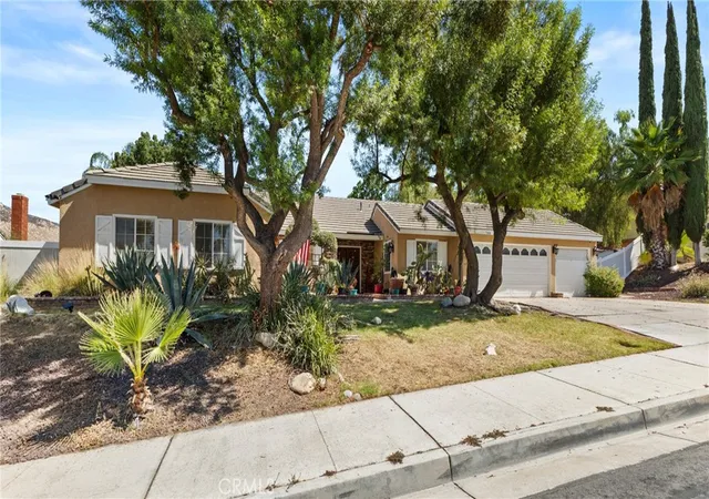 Photo 3 of Single family home for sale at 24728 Morning Mist Dr, Moreno Valley, CA 92557 | MLS# IG26142328 | Listing updated on 2026-10-01