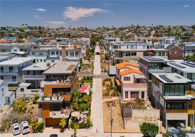 Homes for sale in Manhattan Beach, CA | 220 Manhattan Ave, Manhattan Beach, CA 90266 | MLS# SB26142404