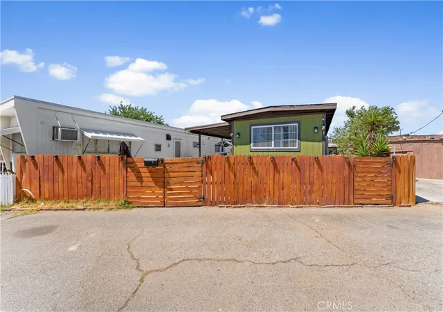 Photo 2 of Manufactured home for sale at 723 W Ave I, Lancaster, CA 93534 | MLS# SR26141433 | Listing updated on 2026-09-29