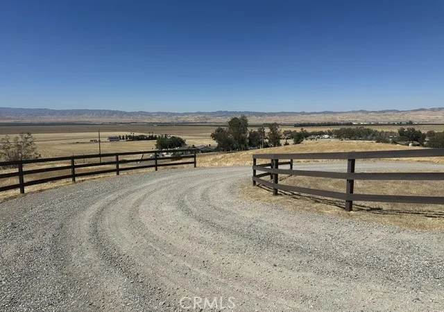 3rd image of 36040 Hwy 33, Coalinga, CA 93210 | MLS# FR26142518