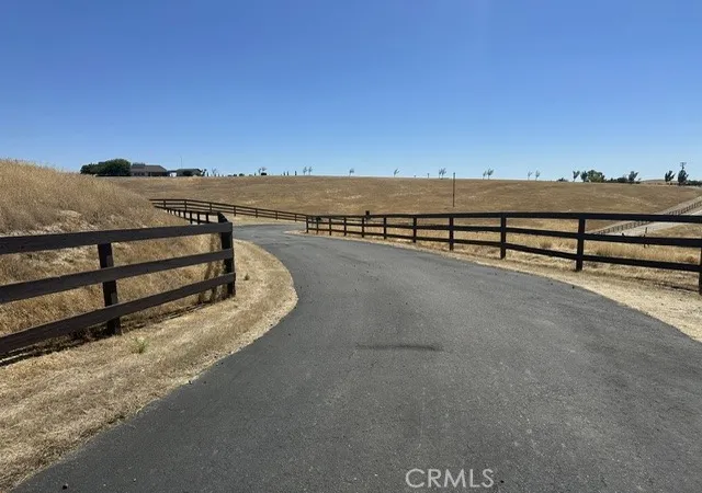 4th image of 36040 Hwy 33, Coalinga, CA 93210 | MLS# FR26142518