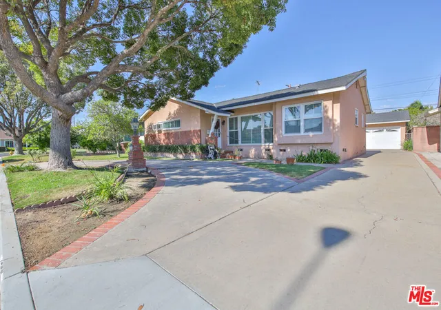 Homes for sale in Anaheim, CA | 1728 S Heather Ln, Anaheim, CA 92802 | MLS# 26854311