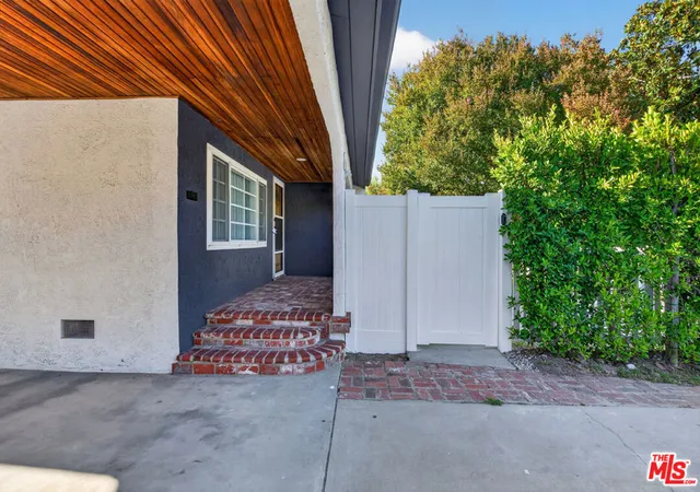 4th image of 1811 N Avon St, Burbank, CA 91505 | MLS# 26854299