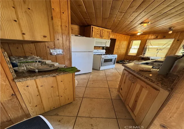 4th image of 1459 Ross St, Wrightwood, CA 92397 | MLS# CV26133676
