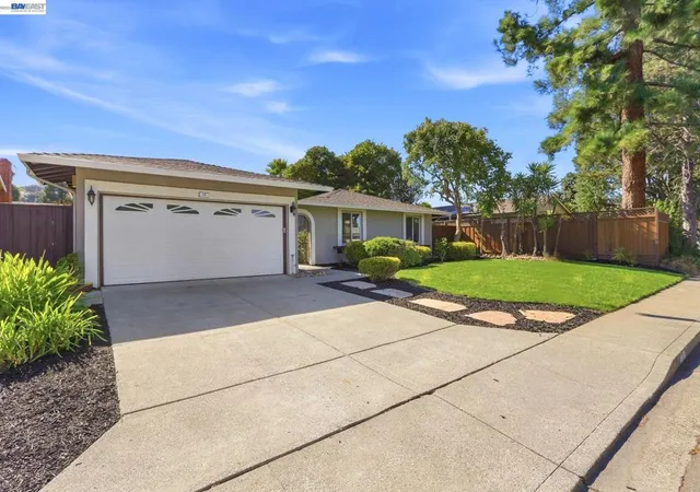 Photo 3 of Single family home for sale at 25 Tareyton Ct, San Ramon, CA 94583 | MLS# 41140130 | Listing updated on 2026-10-08