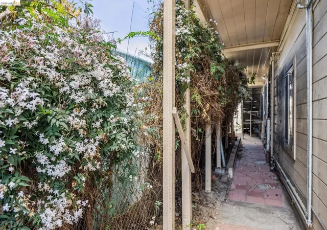 58th image of 1820 International Blvd, Oakland, CA 94606 | MLS# 41140135