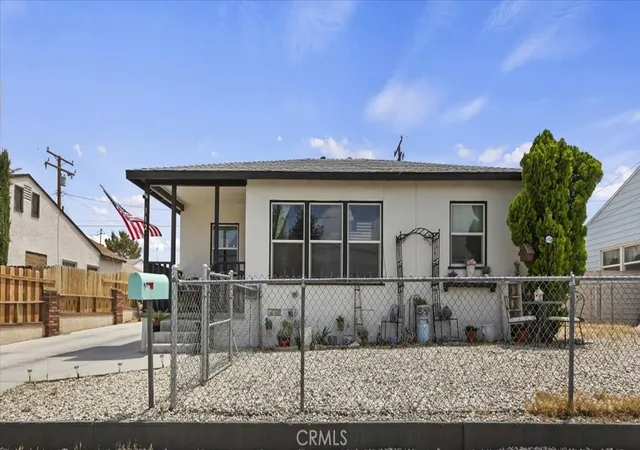 2nd image of 112 W Grandview Dr, Barstow, CA 92311 | MLS# CV26142746