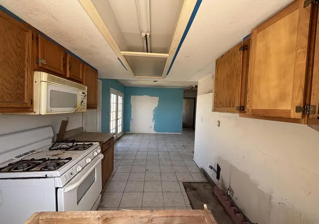 Photo 4 of Sale Pending at 6943 Roberts Ave, Twentynine Palms, CA 92277 | MLS# 219149792DA | Listing updated on 2026-10-04