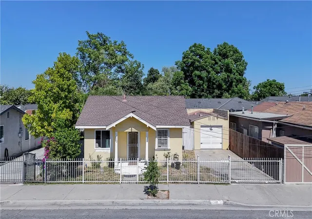 2nd image of 512 S Willowbrook Ave, Compton, CA 90220 | MLS# DW26142804