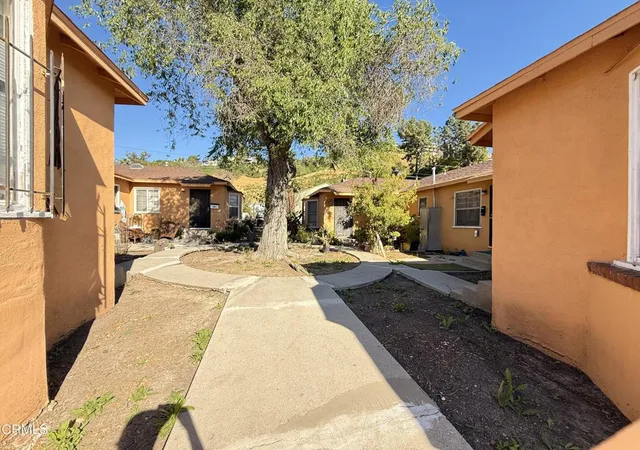 Listing Photo 4 - Condo for sale in building located at 2408 N 2410 Eastern Ave, Los Angeles, CA 90032