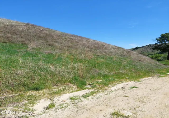 2nd image of 0 Loma Verde Mountainway, Val Verde, CA 91384 | MLS# P1-27822