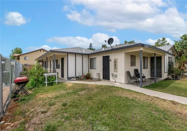 3rd image of 595 W Shamrock St, Rialto, CA 92376 | MLS# IV26142158