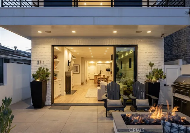 Photo 3 of Single family home for sale at 211 35th, Newport Beach, CA 92663 | MLS# OC26142332 | Listing updated on 2026-09-29