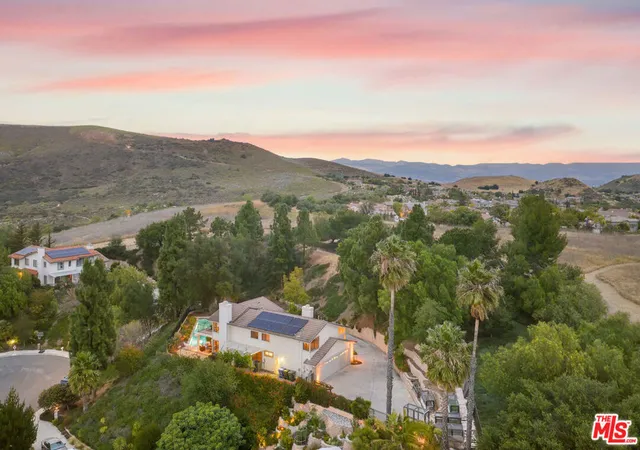 Photo 3 of Sale Pending at 2736 Whitechapel Pl, Thousand Oaks, CA 91362 | MLS# 26854079 | Listing updated on 2026-10-05