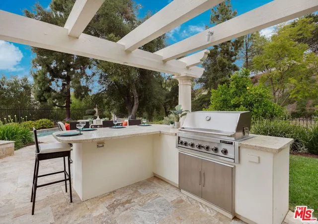 Photo 4 of Sale Pending at 2736 Whitechapel Pl, Thousand Oaks, CA 91362 | MLS# 26854079 | Listing updated on 2026-10-05