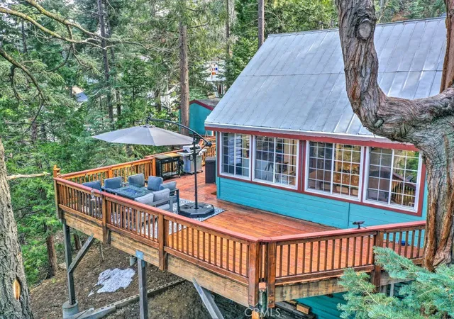 Photo 1 of Single family home for sale at 582 Rose Ln, Twin Peaks, CA 92391 | MLS# OC26140748 | Listing updated on 2026-09-01