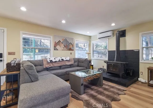 Photo 4 of Single family home for sale at 582 Rose Ln, Twin Peaks, CA 92391 | MLS# OC26140748 | Listing updated on 2026-09-01