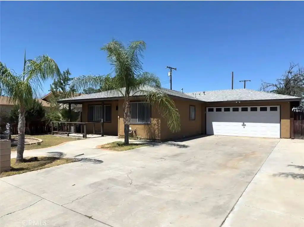 Photo 1 of Single family home for sale at 915 Marlyce, Hemet, CA 92543 | MLS# SW26140751 | Listing updated on 2026-07-30