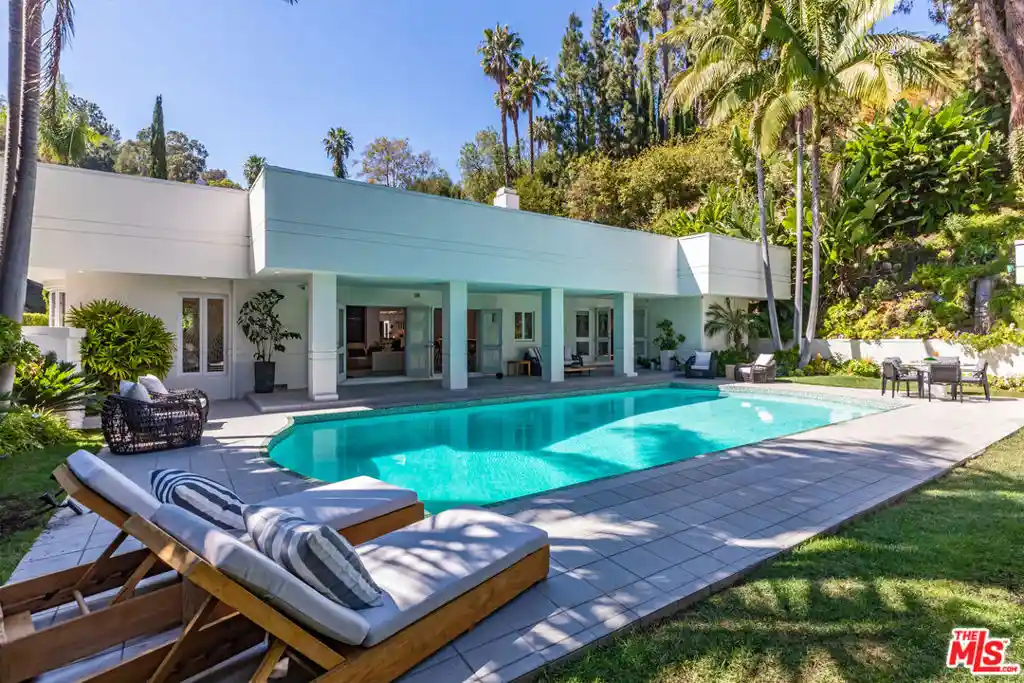 Photo 1 of Mansion for sale at 1166 San Ysidro Dr, Beverly Hills, CA 90210 | MLS# 26852811 | Listing updated on 2026-10-22