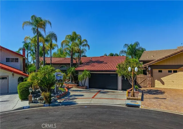 Photo 4 of Single family home for sale at 30405 Golden Gate, Canyon Lake, CA 92587 | MLS# SW26142919 | Listing updated on 2026-09-11