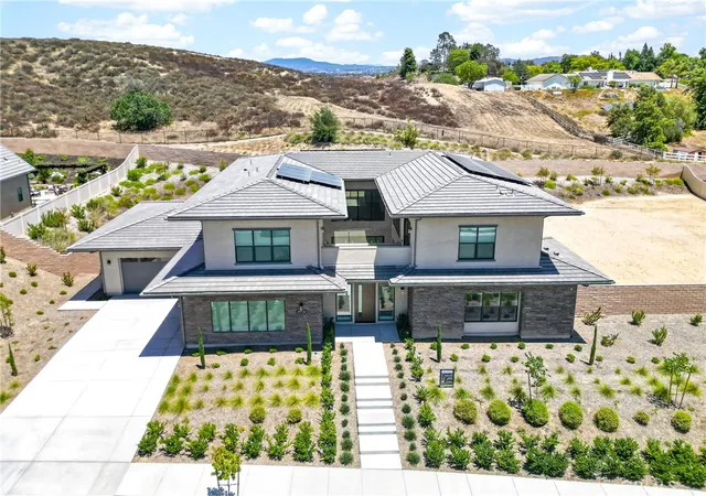 2nd image of 39724 Larkspur Ter, Temecula, CA 92591 | MLS# IG26142924