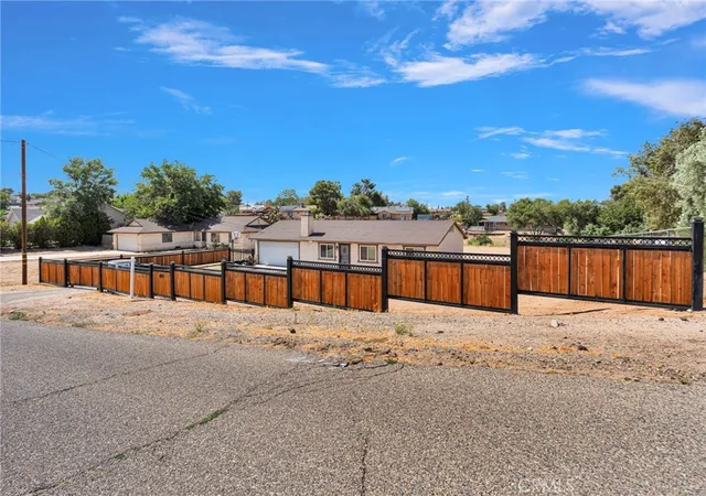 37th image of 18128 Catalpa St, Hesperia, CA 92345 | MLS# HD26142895