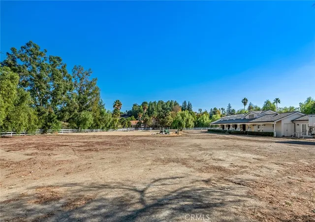 Homes for sale in Hidden Hills, CA | 5547 Paradise Valley Rd, Hidden Hills, CA 91302 | MLS# SR26137689