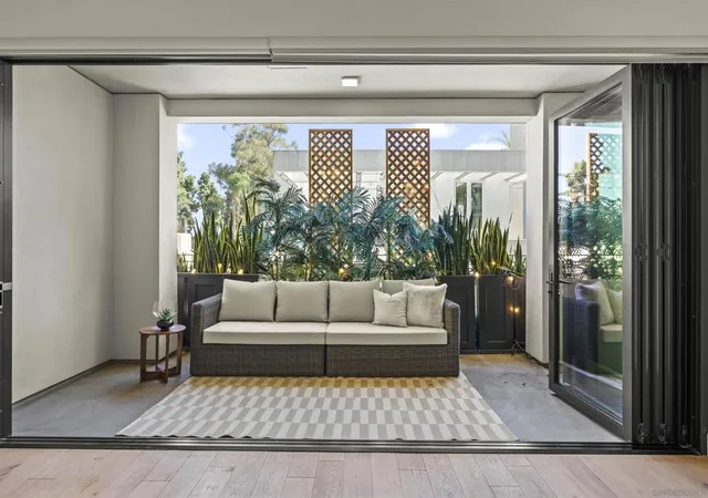 Listing Photo 4 - Condo for sale in building located at 2665 5Th Ave, San Diego, CA 92103 - Unit #303
