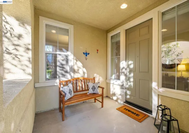Photo 3 of Sale Pending at 3132 Ashbrook Ln, San Ramon, CA 94582 | MLS# 41140157 | Listing updated on 2026-09-10