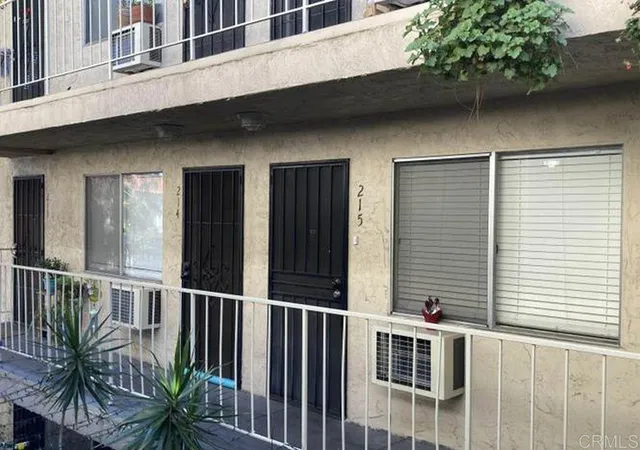 3rd image of 4260 44th St, San Diego, CA 92115