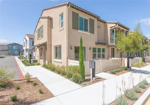 Photo 3 of Townhouse for sale at 39438 Corvina, Temecula, CA 92591 | MLS# SW26141502 | Listing updated on 2026-10-05