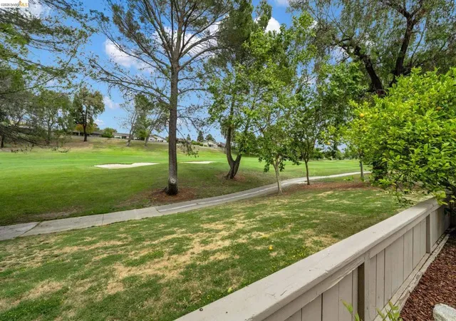 Photo 3 of Sale Pending at 524 Silver Lake Dr, Danville, CA 94526 | MLS# 41140161 | Listing updated on 2026-09-10