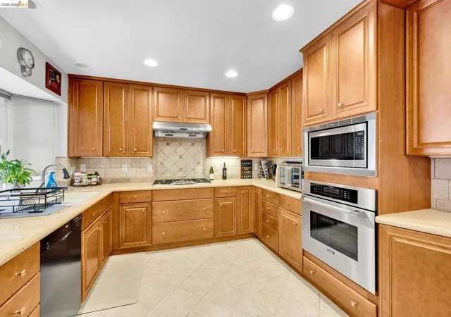 Photo 4 of Sale Pending at 524 Silver Lake Dr, Danville, CA 94526 | MLS# 41140161 | Listing updated on 2026-09-10