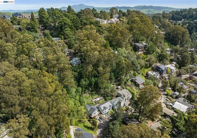 5th image of 0 Arrowhead Dr, Oakland, CA 94611 | MLS# 41140169