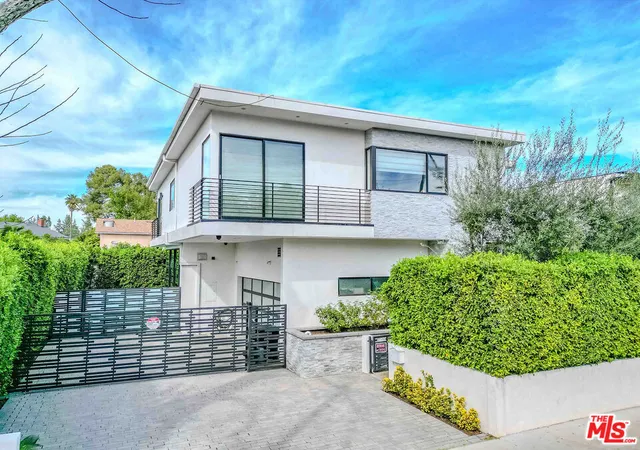 1st image of 13311 W Magnolia Blvd, Sherman Oaks, CA 91423 | MLS# 26854571