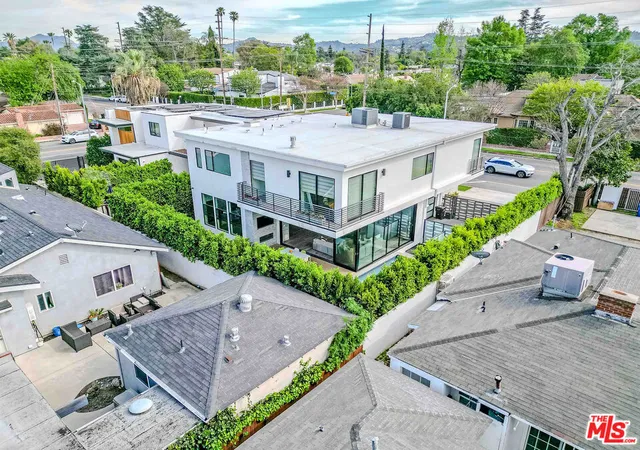 5th image of 13311 W Magnolia Blvd, Sherman Oaks, CA 91423 | MLS# 26854571