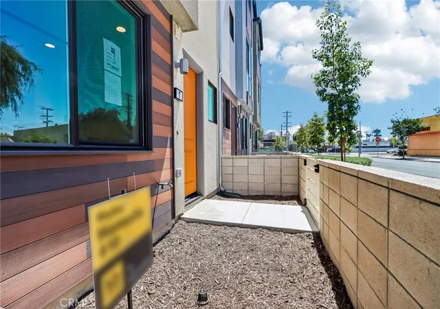 Homes for sale in Long Beach, CA | 5876 Linden Ave Avenue, Long Beach, CA 90805 | Houzeo