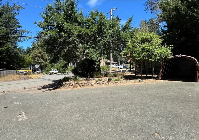3rd image of 25799 Madrone Dr, Willits, CA 95490 | MLS# LC26141538
