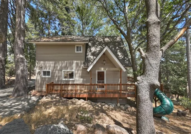 Photo 4 of Single family home for sale at 26375 Augusta, Lake Arrowhead, CA 92352 | MLS# IG26143145 | Listing updated on 2026-09-29