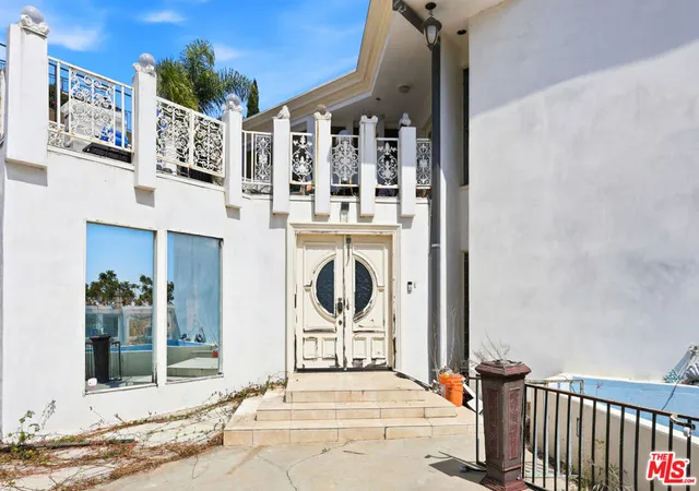 2nd image of 5957 Wrightcrest Dr, Culver City, CA 90232 | MLS# 26854433