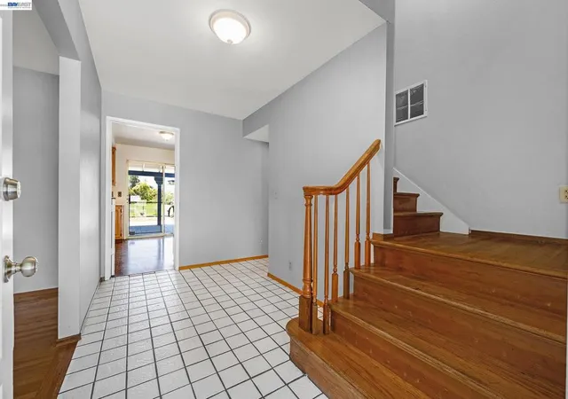Photo 4 of Single family home for sale at 9423 Olympia Flds Dr, San Ramon, CA 94583 | MLS# 41140175 | Listing updated on 2026-09-17
