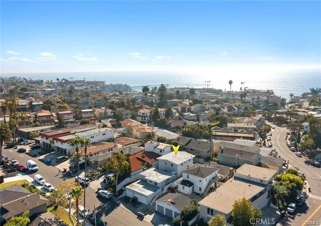 Listing Photo 2 - Condo for sale in building located at 817 Calle Puente, San Clemente, CA 92672 - Unit #