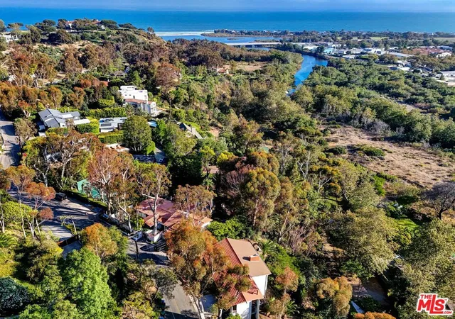Homes for sale in Malibu, CA | 3557 Serra Rd, Malibu, CA 90265 | MLS# 26850045