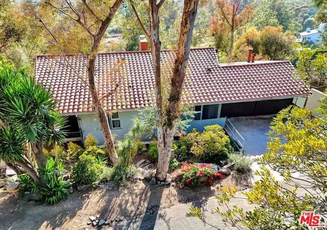 Homes for sale in Malibu, CA | 3557 Serra Rd, Malibu, CA 90265 | MLS# 26850045