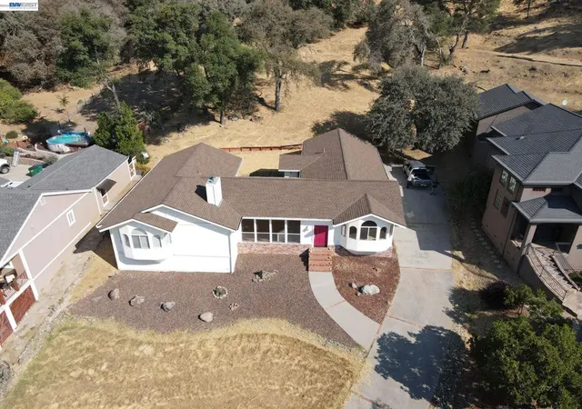 4th image of 13312 Thistle Loop, Penn Valley, CA 95946 | MLS# 41140199
