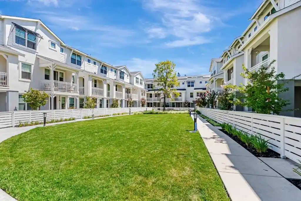 Listing Photo 1 - Condo for sale in 2775 Oak Rd located at 2775 Oak Rd, Walnut Creek, CA 94597 - Unit 2775 Oak Rd