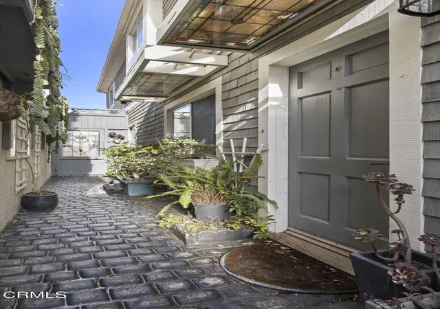 4th image of 3541 Ocean Dr, Oxnard, CA 93035 | MLS# V1-37335