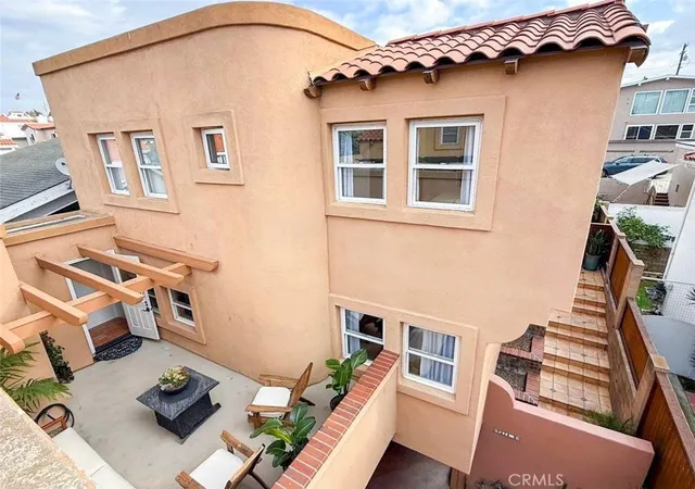 Homes for sale in Redondo Beach, CA | 214 N Irena #B, Redondo Beach, CA 90277 | MLS# SB26143091