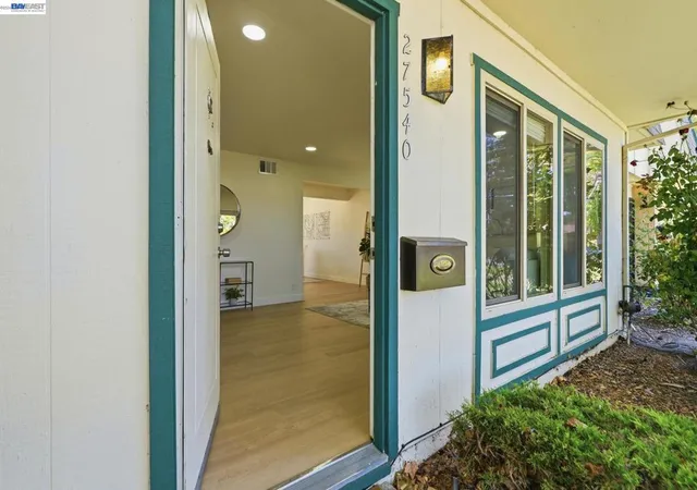 5th image of 27540 Ponderosa Ct, Hayward, CA 94545 | MLS# 41140233