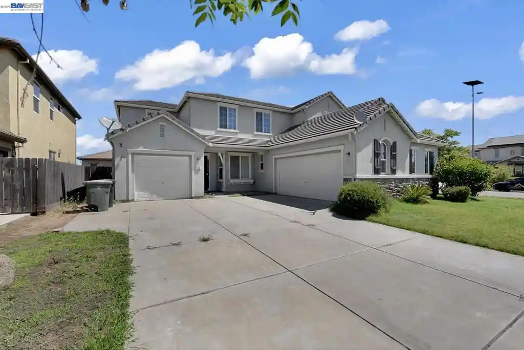 Photo 1 of Sale Pending at 253 Lilac Ln, Livingston, CA 95334 | MLS# 41140235 | Listing updated on 2026-10-22